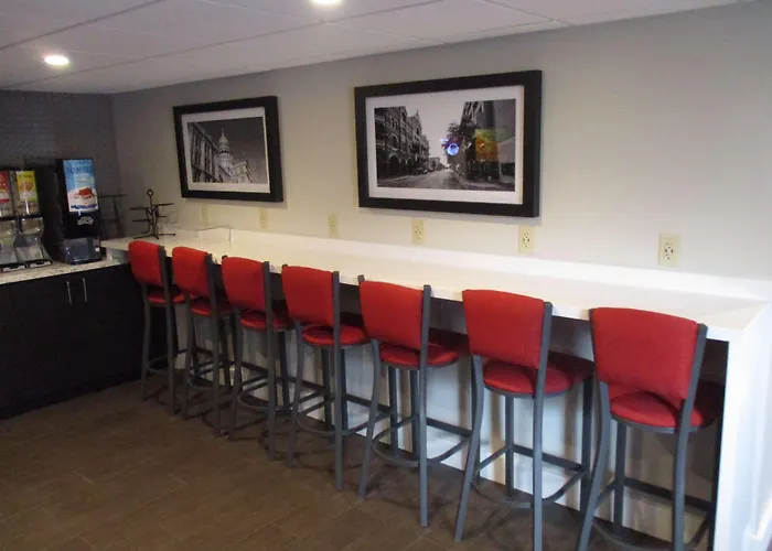 Western Montgomery Hotel 3*