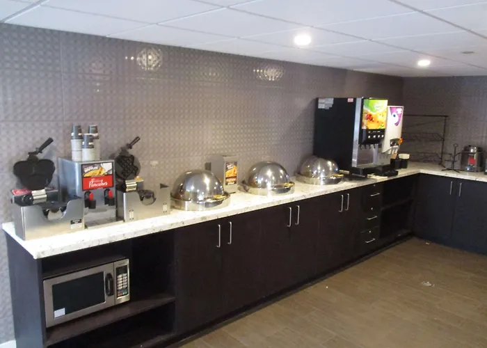 Western Montgomery Hotel 3*