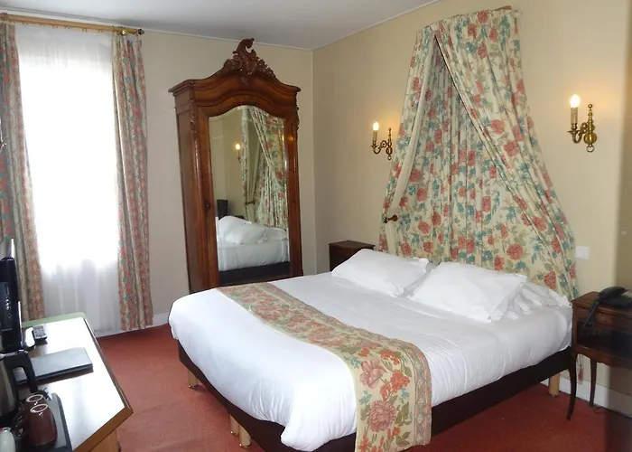 Western Montgomery Hotel 3*